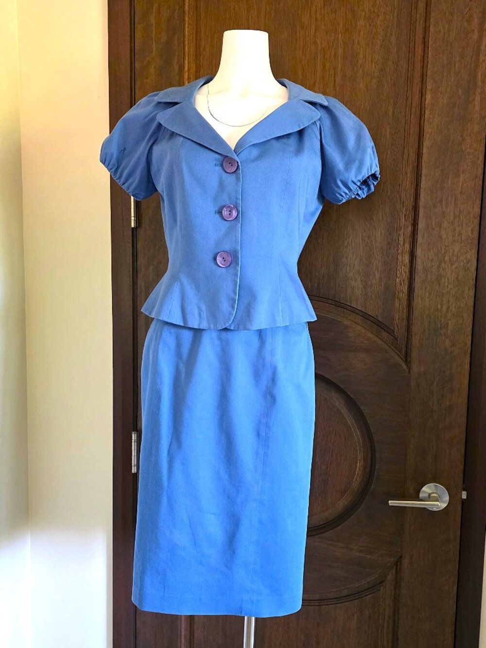 VINTAGE Nine West Size 6 Cornflower Blue Skirt Suit Good Condition